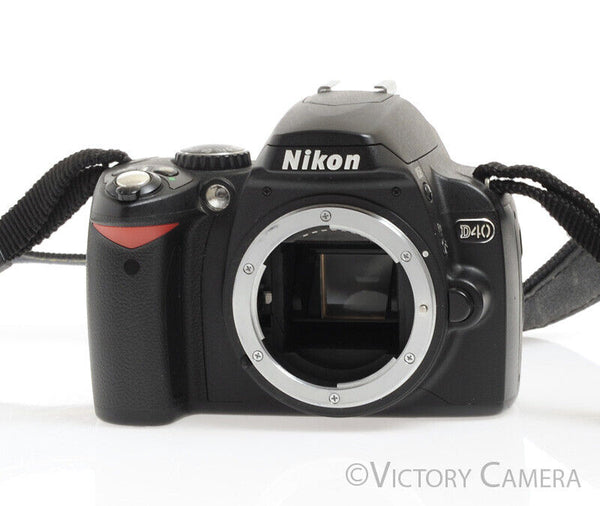 Nikon D40 Digital Camera Body with Charger -6600 Shutter Count- [EXC+]