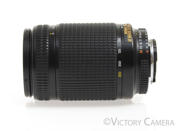 Nikon AF Nikkor 70-300mm f4-5.6 D ED Zoom Lens -Clean w/ Hood-