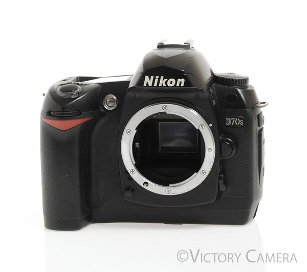 Nikon D70s Digital SLR Camera Body w/ Battery & Charger -~30,000 Shutter  Count- [EXC]