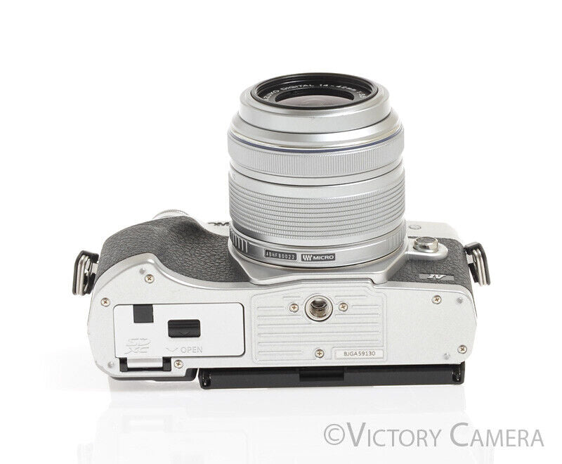 Olympus E-M10 Mark IV Chrome Mirrorless Camera w/ 14-42mm Zoom Lens -Clean- - Victory Camera