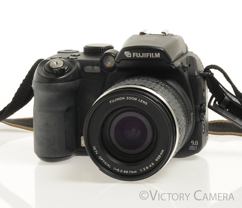 Fuji FinePix S9000 9MP Black Digital Camera w/ 28-300mm Zoom Lens [EXC] - Victory Camera