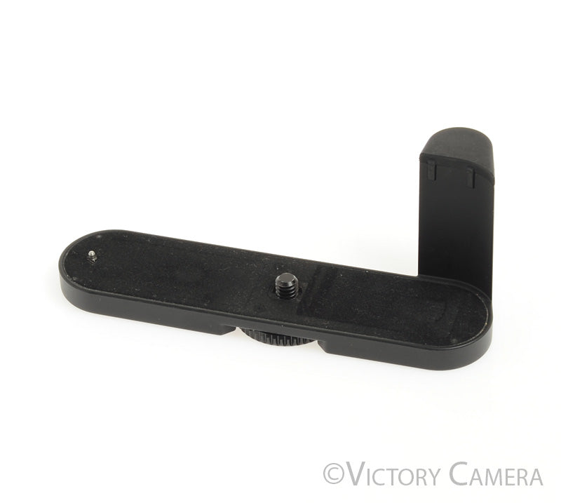 Leica 18712 Hand Grip for X1 &amp; X2 Digital Cameras [EXC+] - Victory Camera