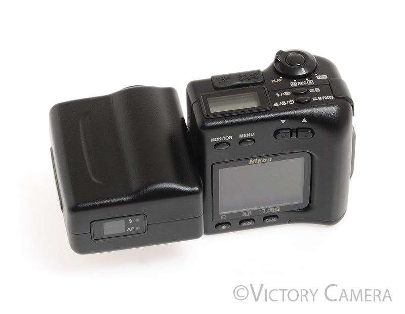 Nikon CoolPix 950 2.1MP Rotating Digital Camera Digicam -Nice- [EXC] - Victory Camera