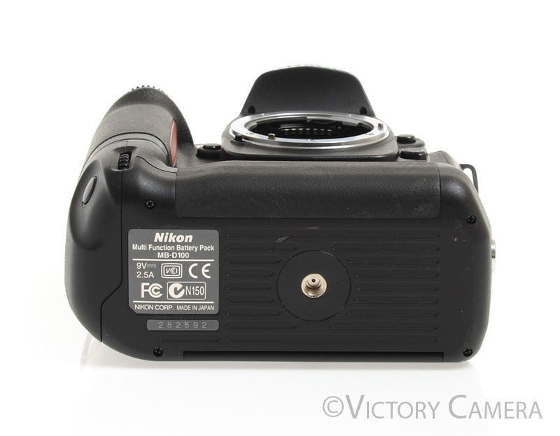 Nikon D100 6.1MP Digital SLR Camera w/ Battery Grip + 2 Batteries