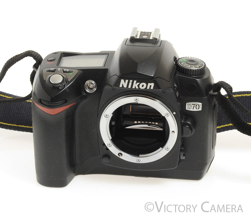 Nikon D70 Digital SLR Camera Body w/ Battery &amp; Charger [EXC-]