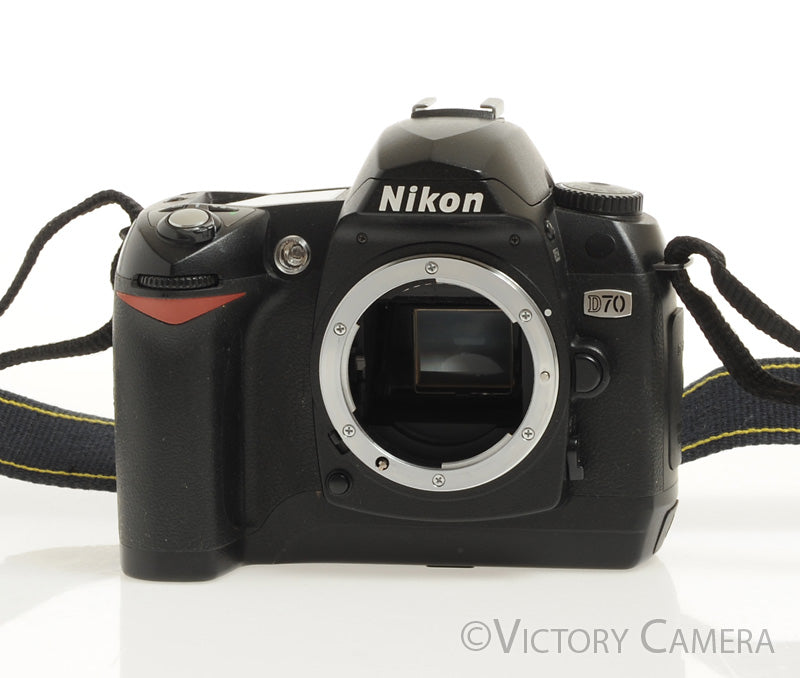 Nikon D70 Digital SLR Camera Body w/ Battery &amp; Charger [EXC-]