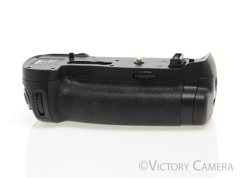 Wasabi Battery Grip for Nikon MB-D18 [EXC+]